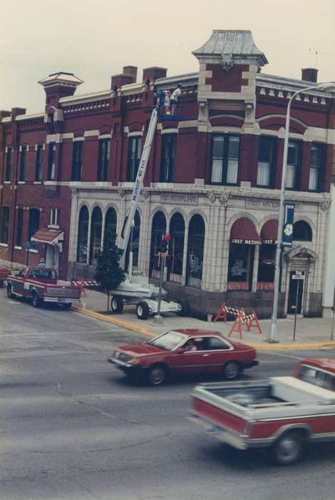 Waverly Public Library, Iowa History, red car, brick building, history of Iowa, Waverly, IA, Main Streets & Town Squares, bremer ave, Iowa