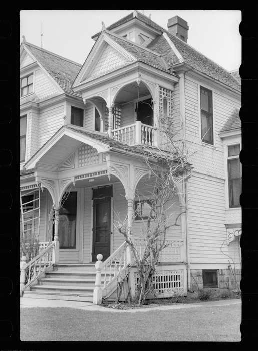 guardrail, Iowa, moulding, victorian, Homes, history of Iowa, paneling, Iowa History, house, porch, Library of Congress, Cities and Towns