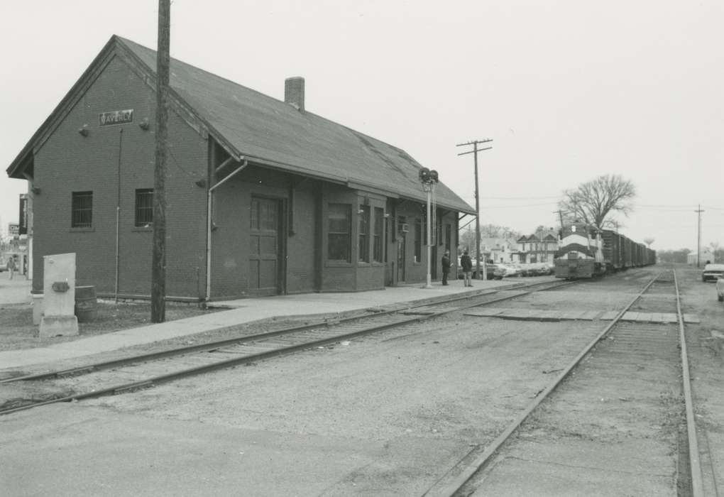 train station, Iowa, Waverly Public Library, train tracks, train, train engine, Iowa History, history of Iowa