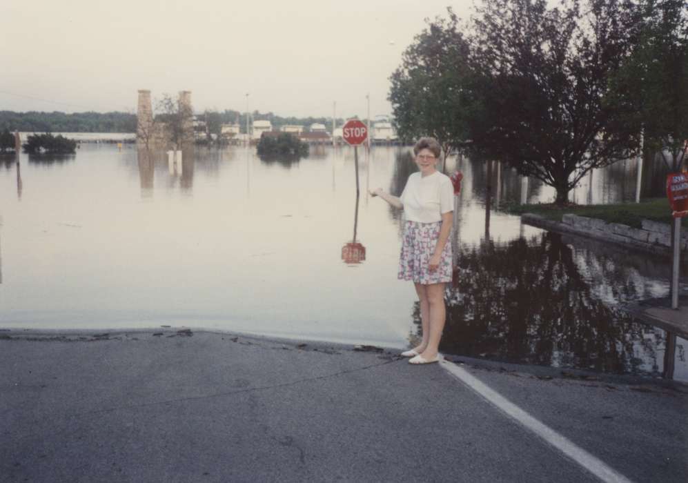 Will, Dave and Kathy, mississippi river, Floods, Iowa History, stop sign, Lakes, Rivers, and Streams, Iowa, Muscatine, IA, history of Iowa