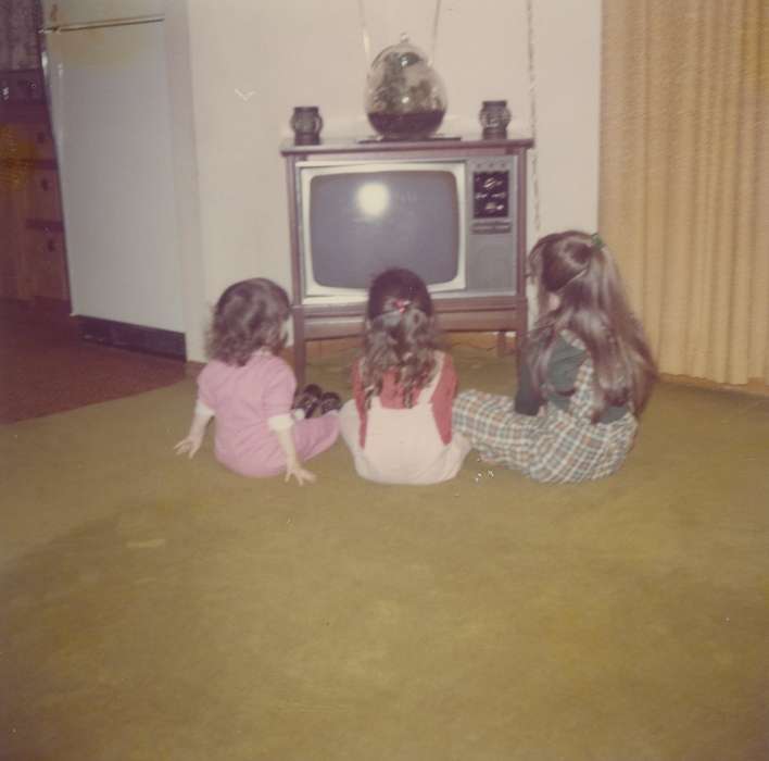 girl, sibling, television, Nichols, Roger, Iowa History, history of Iowa, Families, Council Bluffs, IA, Children, Iowa, overalls, Homes