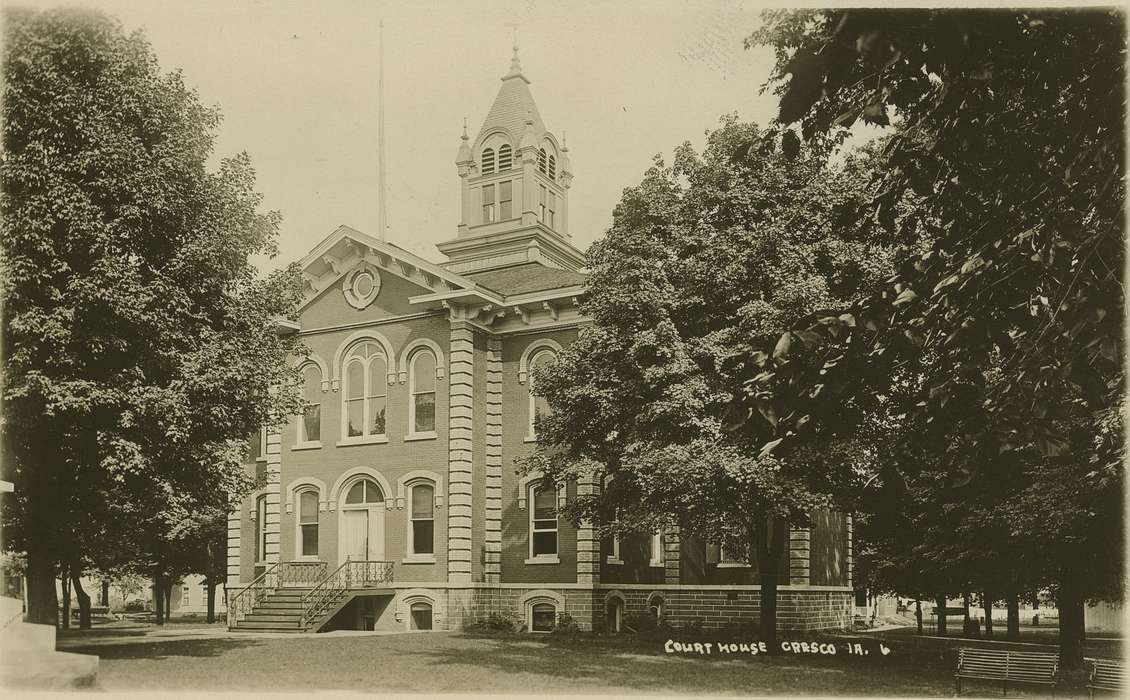 courthouse, Cities and Towns, Cresco, IA, Iowa History, history of Iowa, Dean, Shirley, Iowa