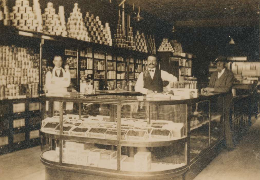 grocery store, Labor and Occupations, history of Iowa, Johnson, Jacquelyn, Iowa, Cities and Towns, Iowa History, Waverly, IA, Businesses and Factories