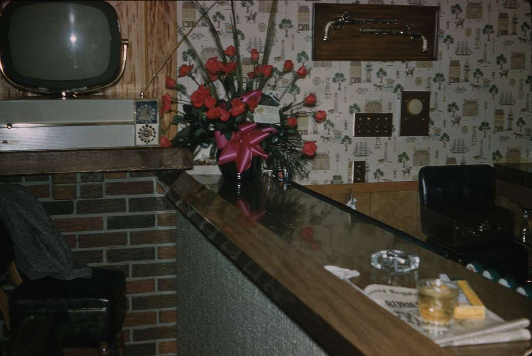 flowers, bouquet, wallpaper, Homes, Iowa, Iowa History, tv, television, history of Iowa, Campopiano Von Klimo, Melinda, Des Moines, IA