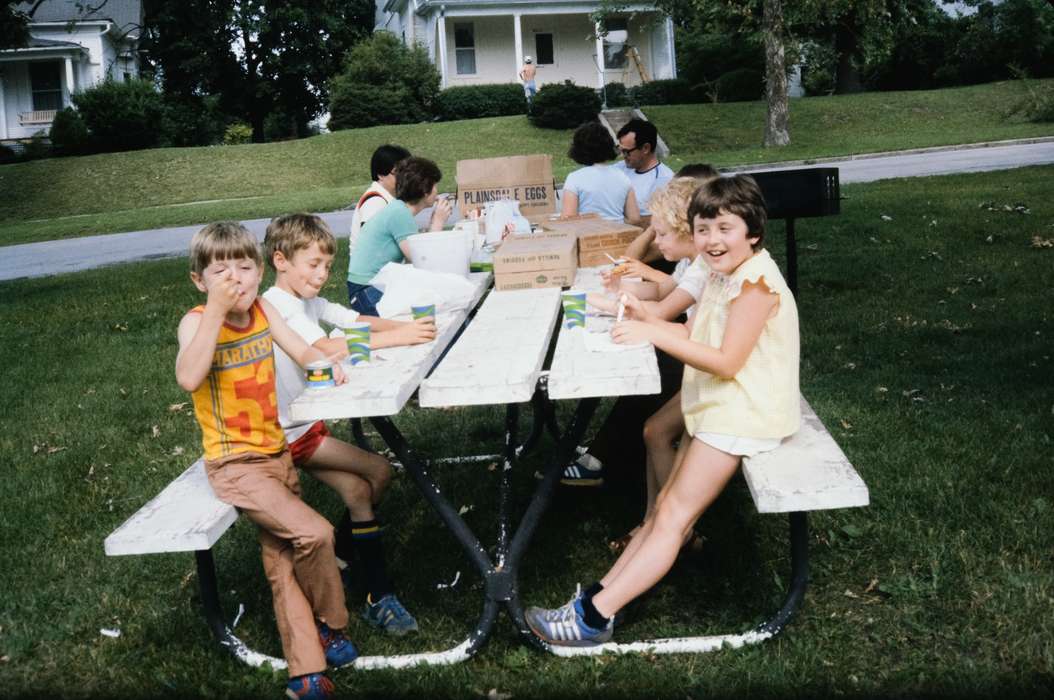 picnic table, Iowa, Coon Rapids Enterprise, school trip, picnic, missouri trip, Food and Meals, IA, Coon Rapids, history, historic, ia, Schools and Education, United States, Children, Photos