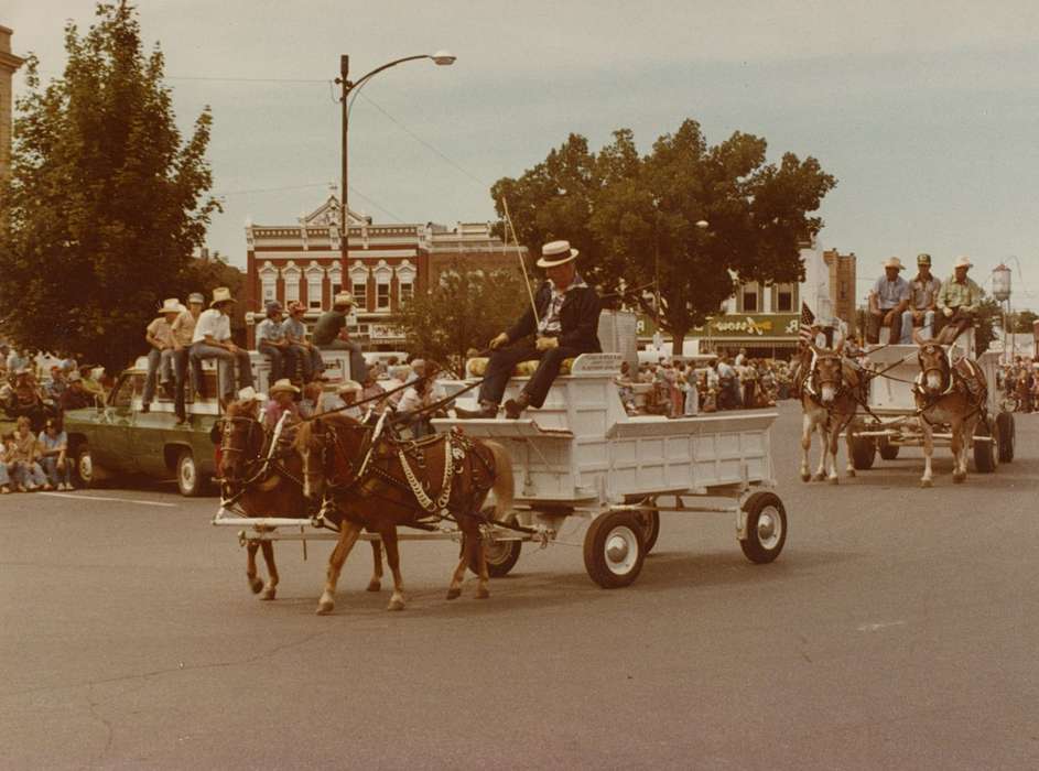 parade, Iowa History, Knospe, Mona, Iowa, Fairs and Festivals, town square, horse, IA, history of Iowa, Animals, horses