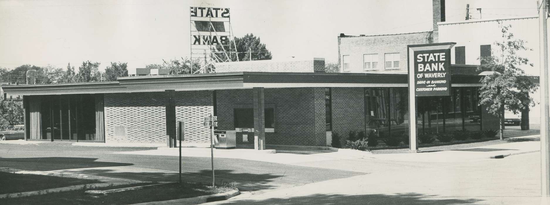 bank, Main Streets & Town Squares, Cities and Towns, Waverly Public Library, Businesses and Factories, Waverly, IA, Iowa History, history of Iowa, Iowa, correct date needed