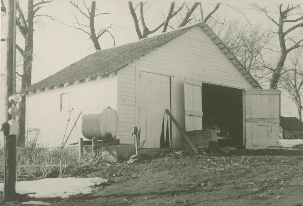 Farms, New Providence, IA, Putman, Dorien, Iowa History, history of Iowa, garage, Iowa