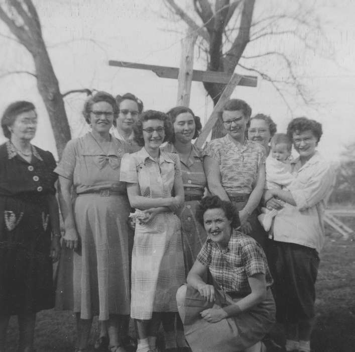 smiles, USA, Iowa, Portraits - Group, large group picture, dresses, women, Spilman, Jessie Cudworth, Families, Iowa History, history of Iowa