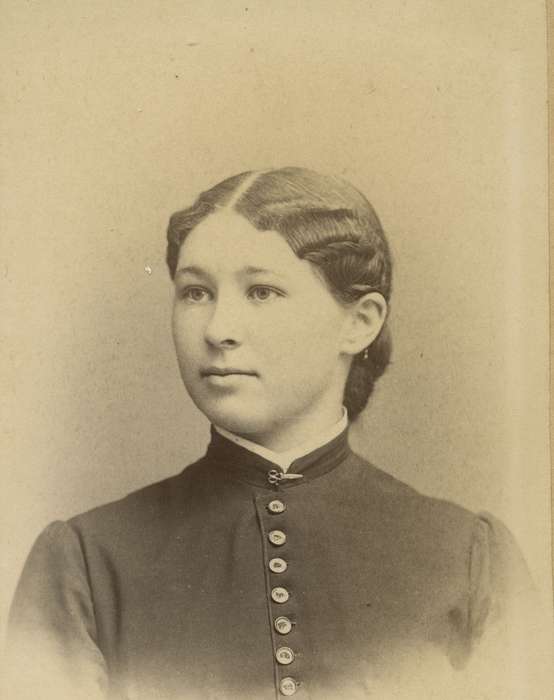 woman, carte de visite, Portraits - Individual, brooch, Olsson, Ann and Jons, Iowa, IA, collared dresses, Iowa History, history of Iowa
