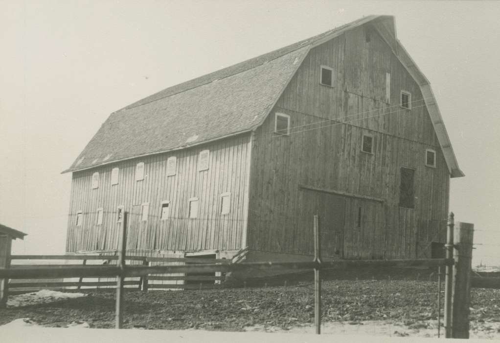 history of Iowa, fence, Putman, Dorien, Farms, New Providence, IA, Iowa, Iowa History, Barns