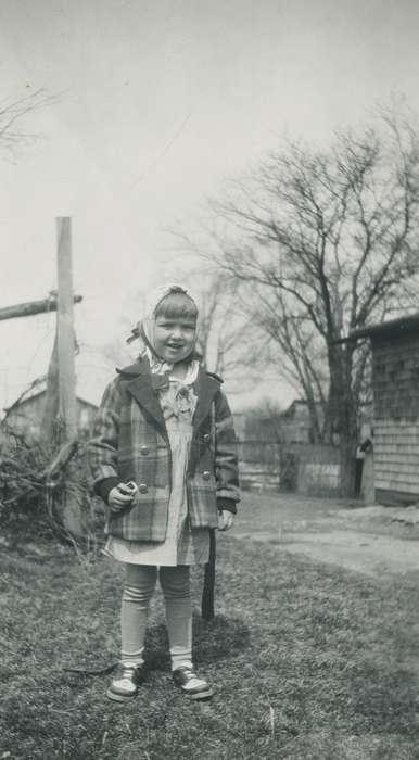 kid, USA, Spilman, Jessie Cudworth, Iowa History, history of Iowa, outside, Iowa, Portraits - Individual, coat, head scarf, Children