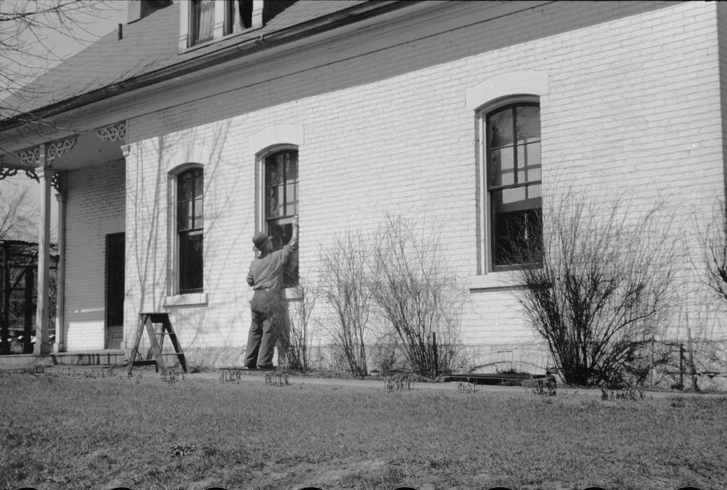 ladder, Library of Congress, Businesses and Factories, Labor and Occupations, history of Iowa, men at work, Iowa, window washer, Iowa History