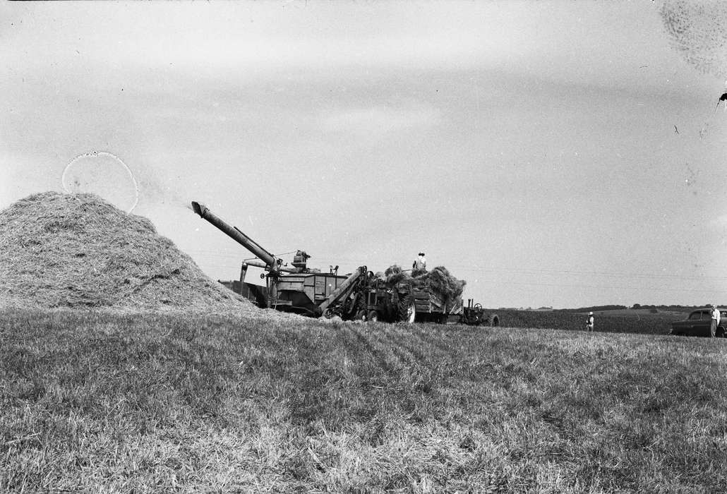 Farming Equipment, Coon Rapids, Photos, Coon Rapids Enterprise, history, ia, IA, harvest, Iowa, harvesting, Farms, historic, United States