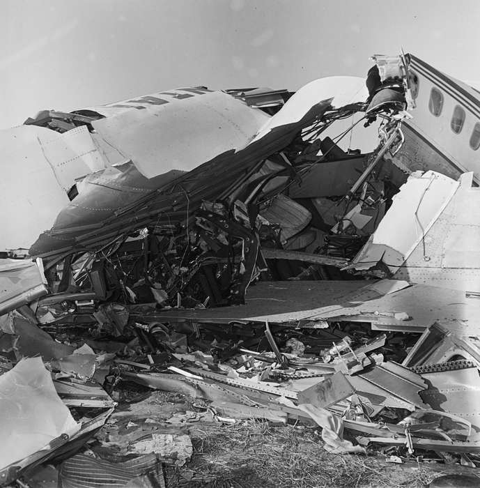 Wrecks, Motorized Vehicles, Unionville, MO, history of Iowa, Lemberger, LeAnn, Iowa, Iowa History, airplane, crash