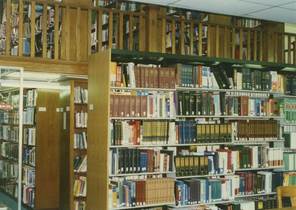 books, bookshelf, Iowa, Leisure, Waverly Public Library, Iowa History, history of Iowa