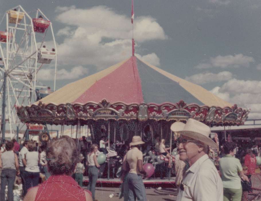carnival, Photos, history, ia, historic, Iowa, merry-go-round, ferris wheel, crowd, fair, carousel, IA, Cities and Towns, Black Hawk, Waterloo, Fairs and Festivals, Grout Museum of History and Science, United States