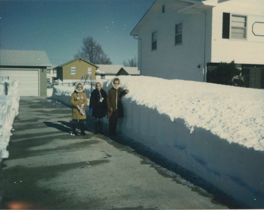 snow, Winter, Iowa History, history of Iowa, Mitchell, LaVonne, Children, Iowa, Portraits - Group, IA