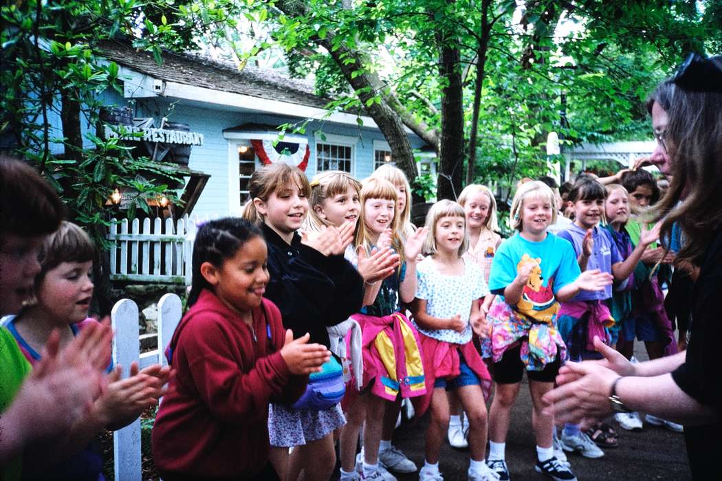 clapping game, game, ia, second grade missouri trip, Schools and Education, Iowa, history, Photos, winnie the pooh, Coon Rapids Enterprise, Children, missouri trip, historic, United States, clapping, MO, school trip