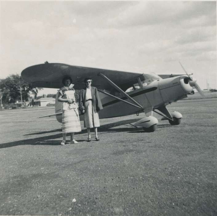Kral, Ty, ia, airplane, Iowa, history, Photos, Portraits - Group, woman, historic, United States
