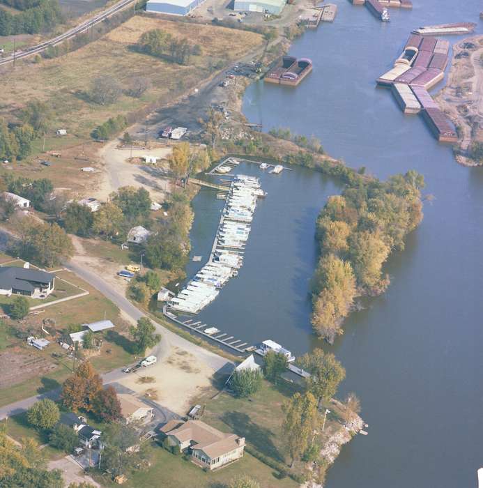 boat, Clinton Public Library, Iowa, Iowa History, Aerial Shots, history of Iowa, Lakes, Rivers, and Streams, Camanche, IA, river
