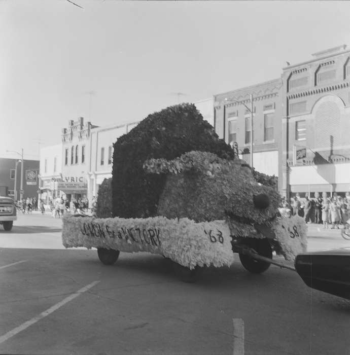 Iowa, IA, parade, United States, Photos, historic, Coon Rapids, Civic Engagement, history, Main Streets & Town Squares, Entertainment, parade float, ia, Coon Rapids Enterprise