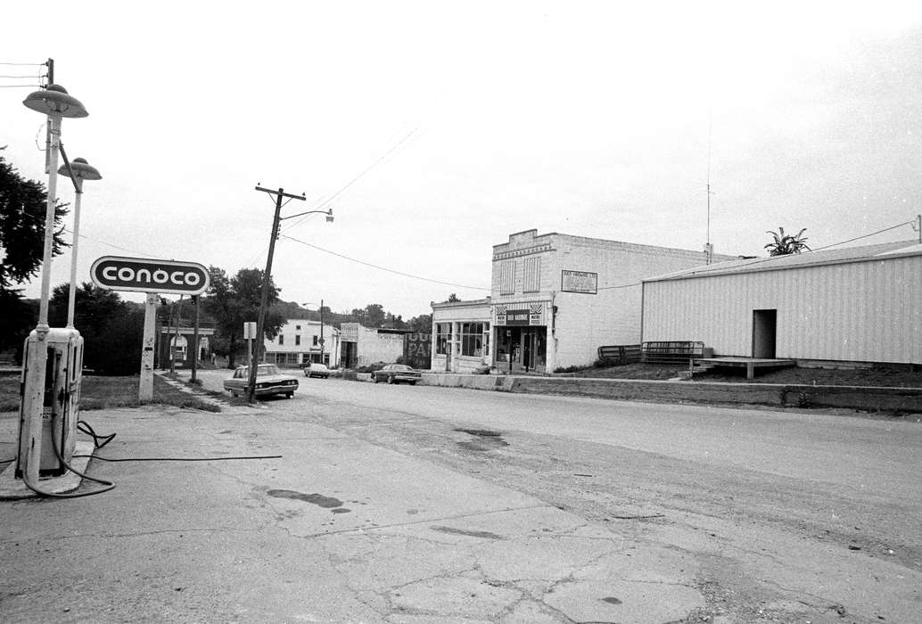 Businesses and Factories, storefront, telephone pole, Melrose, IA, Iowa History, sign, car, Iowa, gas pump, Lemberger, LeAnn, Main Streets & Town Squares, Cities and Towns, history of Iowa, gas station, Motorized Vehicles