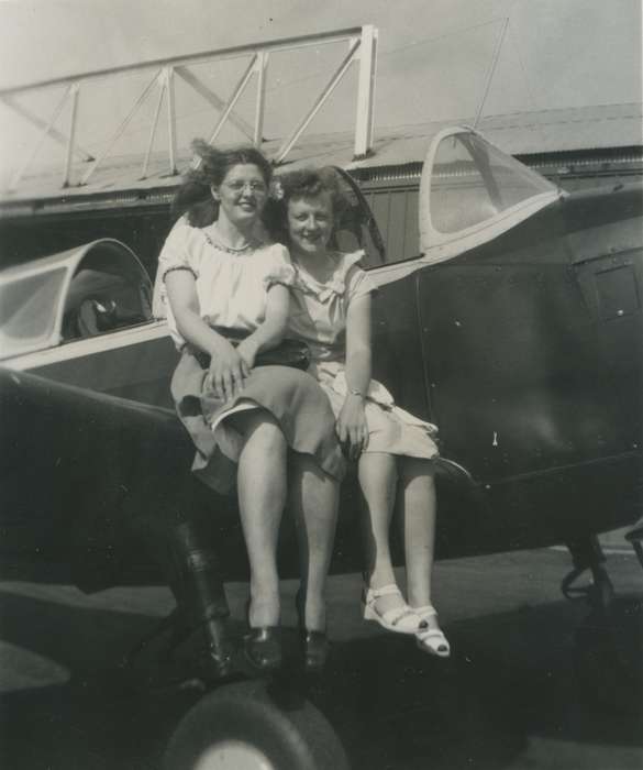 Kral, Ty, ia, airplane, Iowa, history, Photos, Portraits - Group, woman, historic, United States