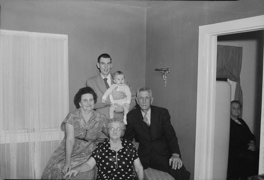 Iowa, family, suit, elderly, IA, United States, Photos, historic, Coon Rapids, Coon Rapids Enterprise, Families, history, ia, polka-dot, Children, dress
