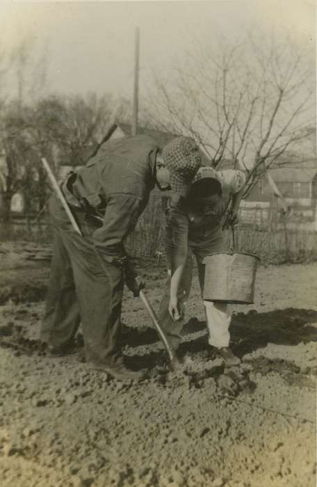 planting, Farms, Lemberger, LeAnn, shovel, Iowa History, pail, farmer, Iowa, Labor and Occupations, Ottumwa, IA, history of Iowa