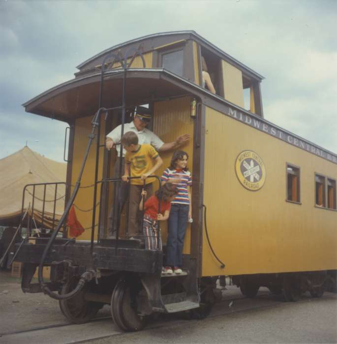 Children, Thomas, Denise, Travel, train, Iowa History, Iowa, museum, IA, history of Iowa, Train Stations, Motorized Vehicles