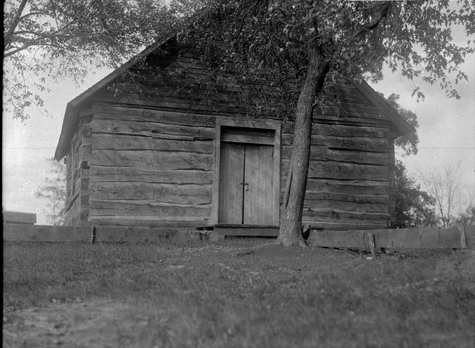 Religious Structures, log cabin, church, Iowa History, Lemberger, LeAnn, Cities and Towns, tree, Iowa, Ottumwa, IA, history of Iowa