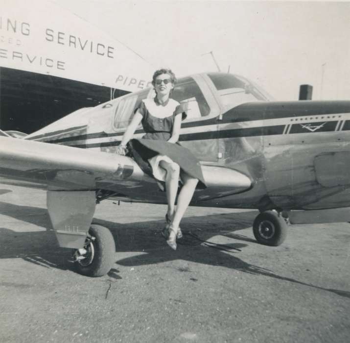 Kral, Ty, ia, airplane, Iowa, history, Portraits - Individual, Photos, historic, woman, United States