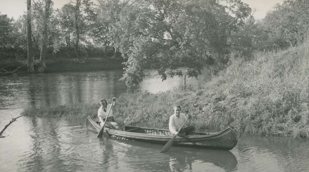 canoe, McMurray, Doug, Lakes, Rivers, and Streams, Iowa History, river, Hamilton County, IA, Portraits - Group, Iowa, history of Iowa, Outdoor Recreation