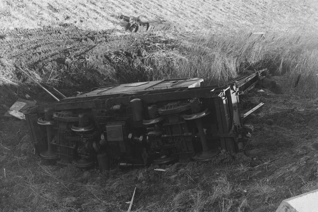 United States, history, field, ia, Photos, wreck, Coon Rapids Enterprise, historic, Iowa, IA, Coon Rapids, Wrecks, Motorized Vehicles