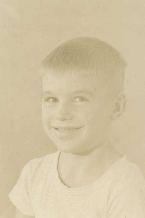 smile, Iowa, Children, Spilman, Jessie Cudworth, Portraits - Individual, USA, boy, history of Iowa, Iowa History, silly
