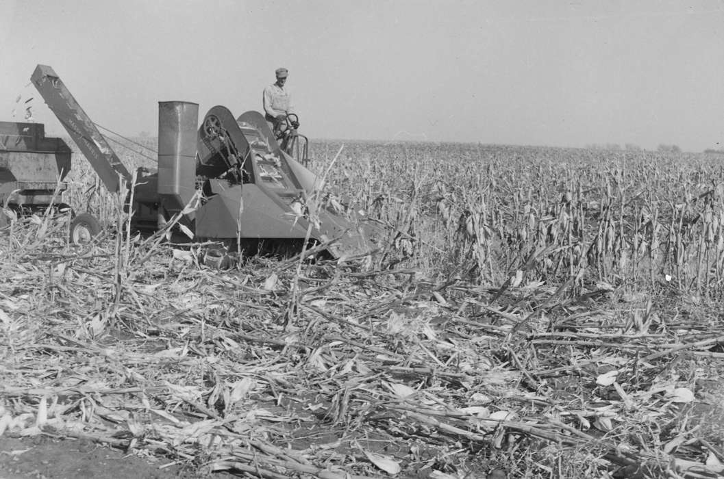 open fields, history, Photos, Farming Equipment, Labor and Occupations, Iowa, farmers, IA, Motorized Vehicles, tractor, United States, ia, Coon Rapids Enterprise, labor day, historic, Landscapes, Coon Rapids, Farms