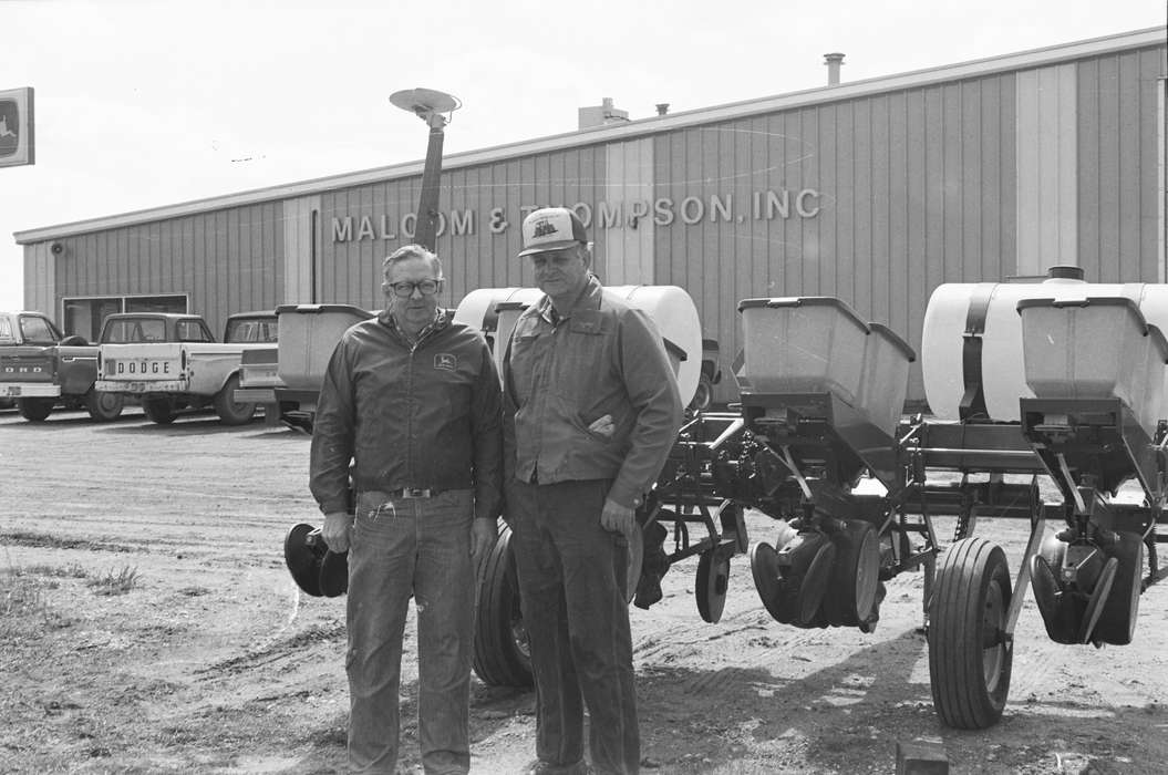 Farming Equipment, Portraits - Group, Businesses and Factories, Iowa, Coon Rapids, United States, historic, history, Coon Rapids Enterprise, Photos, IA, ia