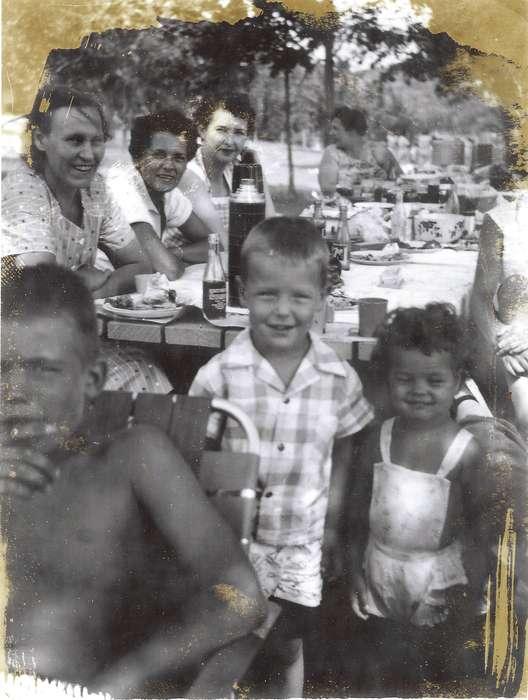 Portraits - Group, Iowa, IA, company picnic, United States, Food and Meals, Photos, historic, Families, history, ia, Campopiano Von Klimo, Melinda, picnic, Leisure, Des Moines