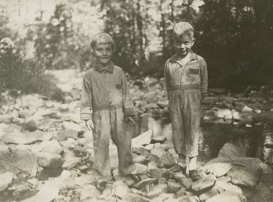 Children, smile, Portraits - Group, Lakes, Rivers, and Streams, rock, sibling, Iowa, McMurray, Doug, Webster City, IA, Iowa History, history of Iowa