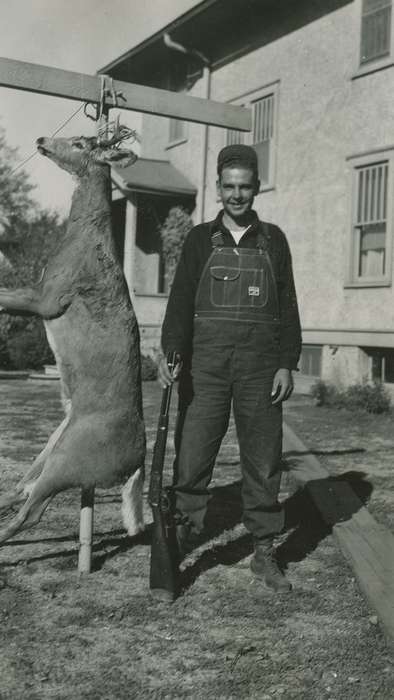 hunting, Animals, Portraits - Individual, Iowa, deer, McMurray, Doug, Iowa History, history of Iowa, Webster City, IA