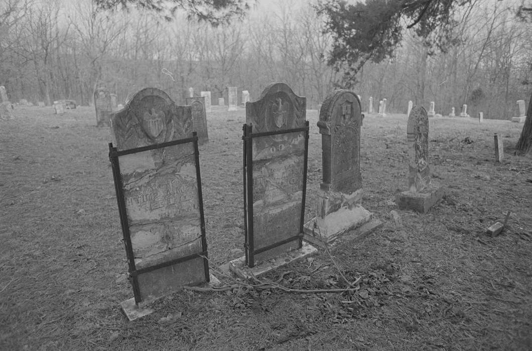 Cemeteries and Funerals, cemetery, Ottumwa, IA, grave, Iowa History, Iowa, history of Iowa, repair, headstone, Lemberger, LeAnn