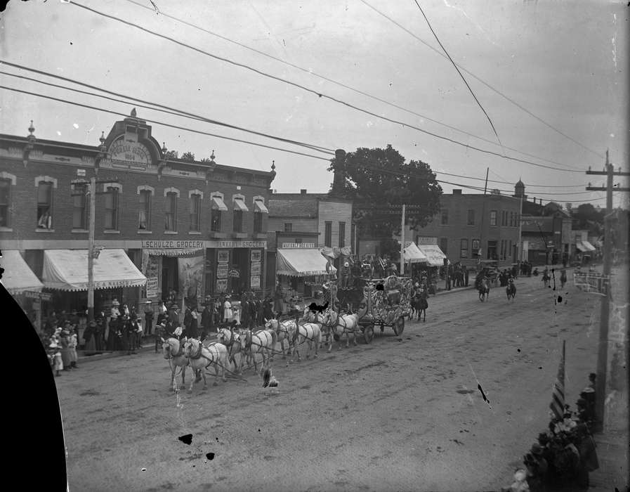 parade, Iowa History, Iowa, Waverly Public Library, Fairs and Festivals, Main Streets & Town Squares, horse, Cities and Towns, history of Iowa, Animals, downtown