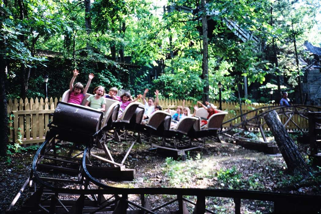 ia, second grade missouri trip, Schools and Education, Iowa, history, amusement park, Photos, MO, Coon Rapids Enterprise, historic, missouri trip, roller coaster, United States, amusement park ride, Motorized Vehicles, school trip