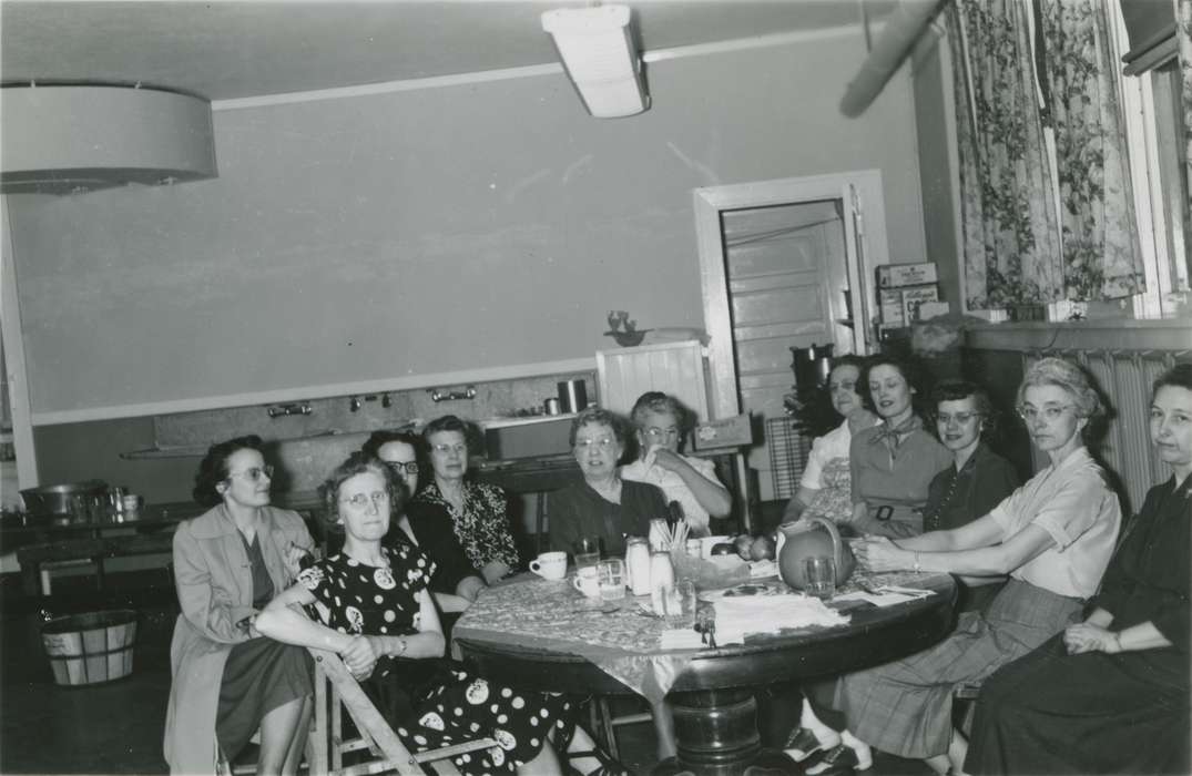Kral, Ty, ia, Food and Meals, Iowa, history, Photos, Portraits - Group, Families, woman, historic, United States