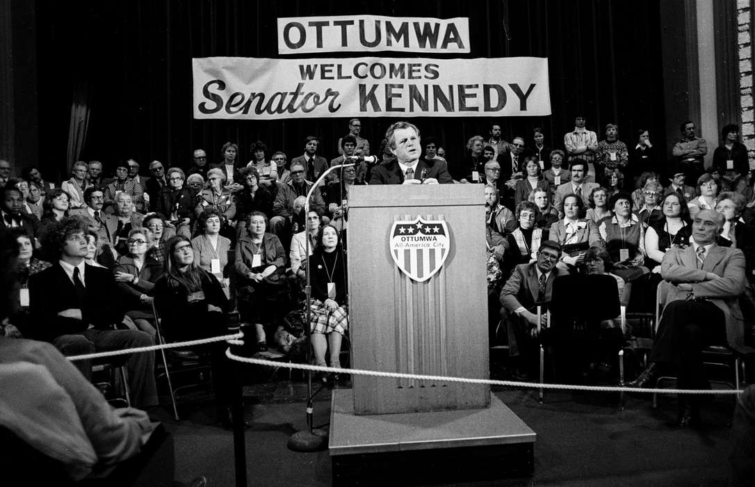 politician, crowd, Iowa History, Iowa, Lemberger, LeAnn, Ottumwa, IA, Civic Engagement, speech, spectator, history of Iowa, senator