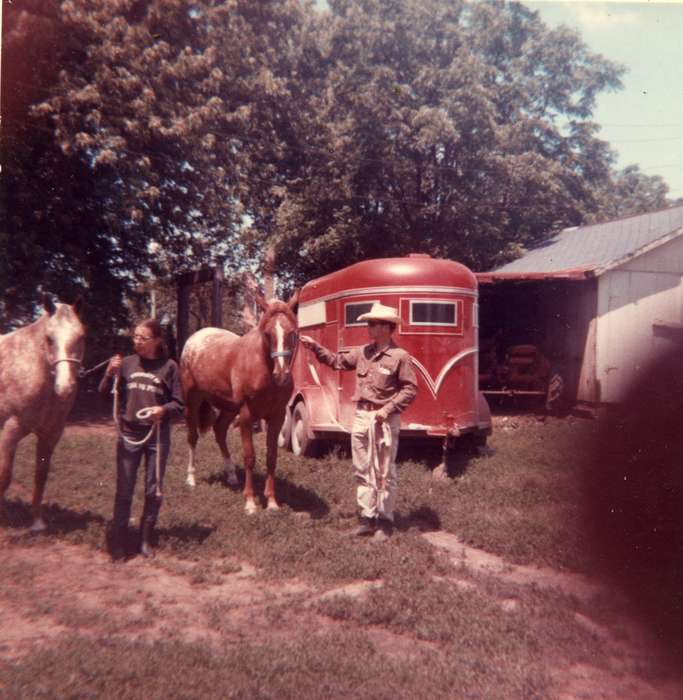 Animals, Waterloo, IA, horse trailer, Iowa History, Barns, history of Iowa, Portraits - Group, Olsson, Ann and Jons, horses, horse show, Iowa