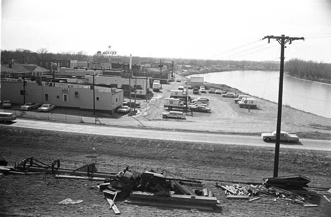 construction, telephone pole, Cities and Towns, Lakes, Rivers, and Streams, Lemberger, LeAnn, Iowa History, des moines river, car, Main Streets & Town Squares, Iowa, Ottumwa, IA, history of Iowa, Businesses and Factories