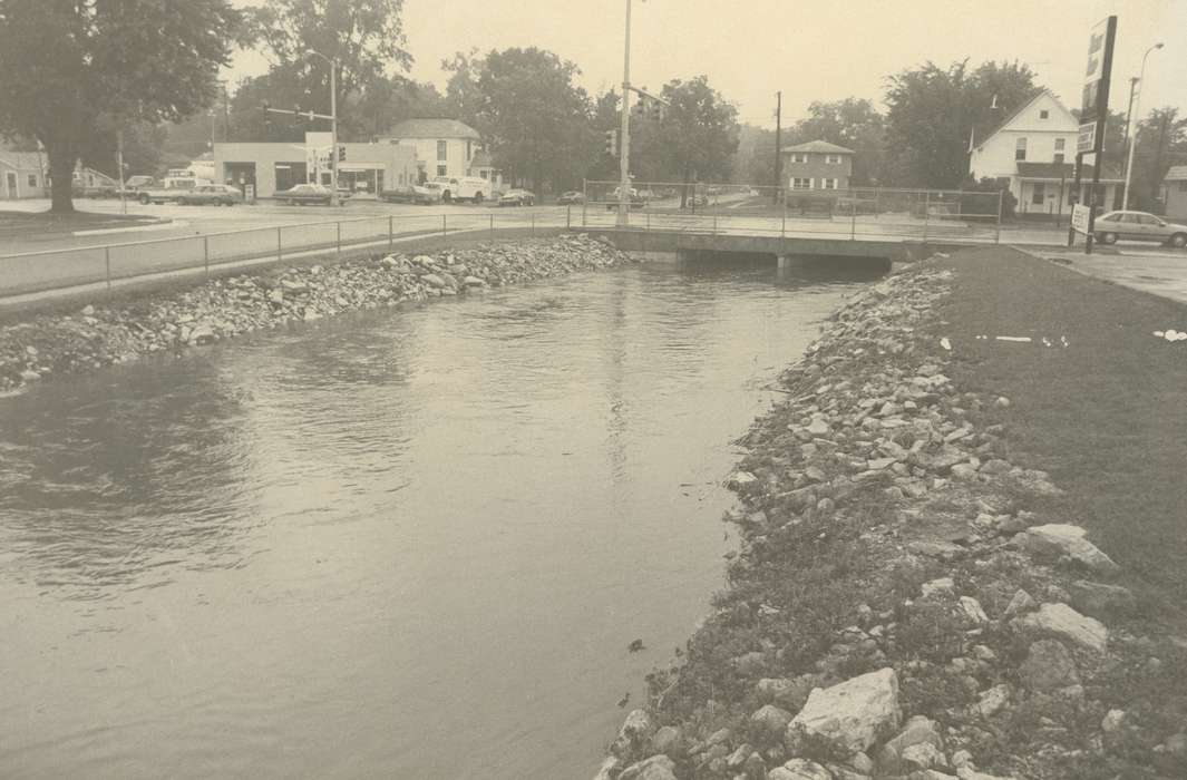 Cities and Towns, flooding, Homes, main street, Businesses and Factories, Waverly Public Library, Floods, bridge, Iowa History, Waverly, IA, Lakes, Rivers, and Streams, Iowa, history of Iowa, Main Streets & Town Squares