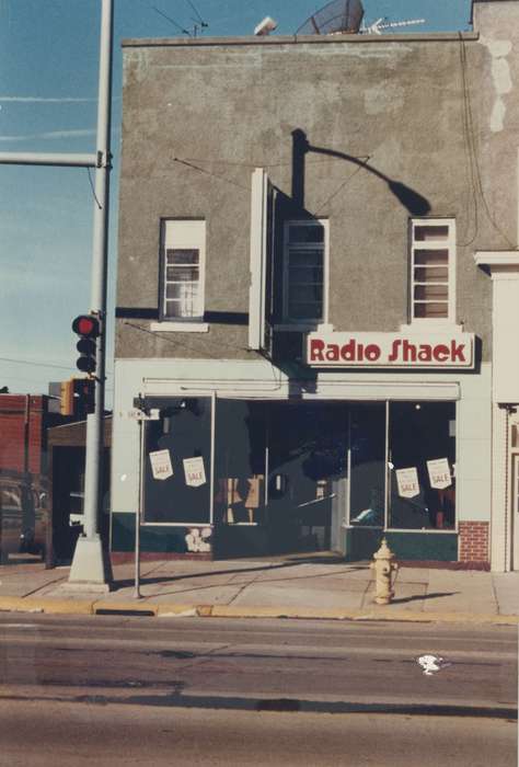 radio shack, history of Iowa, store, Waverly Public Library, Iowa History, Waverly, IA, Iowa, bremer ave, Main Streets & Town Squares